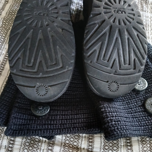 Ugg Classic Cardy Knit Boot - Picture 7 of 12